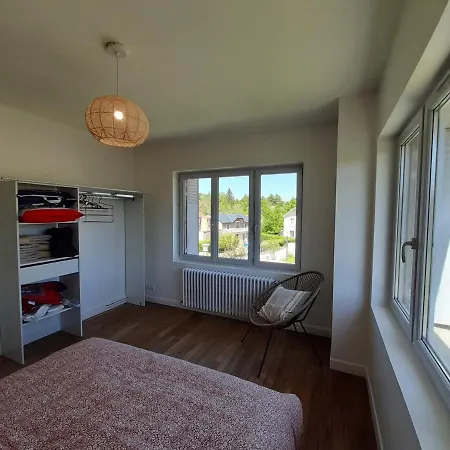 Apartment T3 Renove Avec Jardin Et Garage, Centre-ville De - Fr-1-541-99 La Roche-Posay