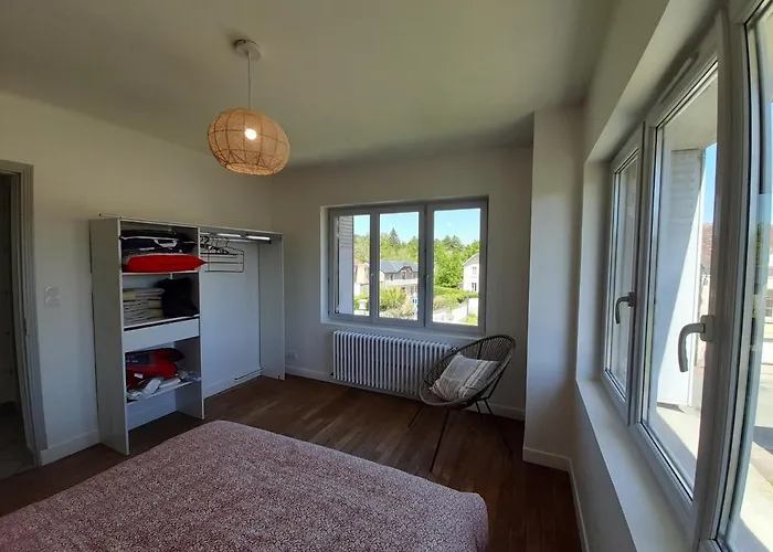 Apartamento T3 Rénové Avec Jardin Et Garage, Centre-ville De - Fr-1-541-99 La Roche-Posay